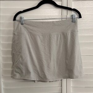 Vuori Performance skirt in salt heather size Large